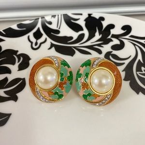 Vintage Guy Laroche and Pearl clip earrings
